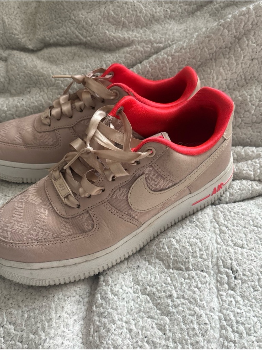 Nike Low-Top Sneaker in Blush Pink with Bright Red Interior